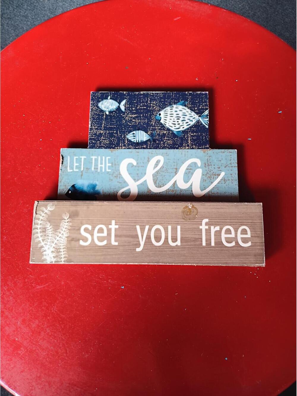 Decorative Wooden Sign with Sea Theme and Inspirational Quote